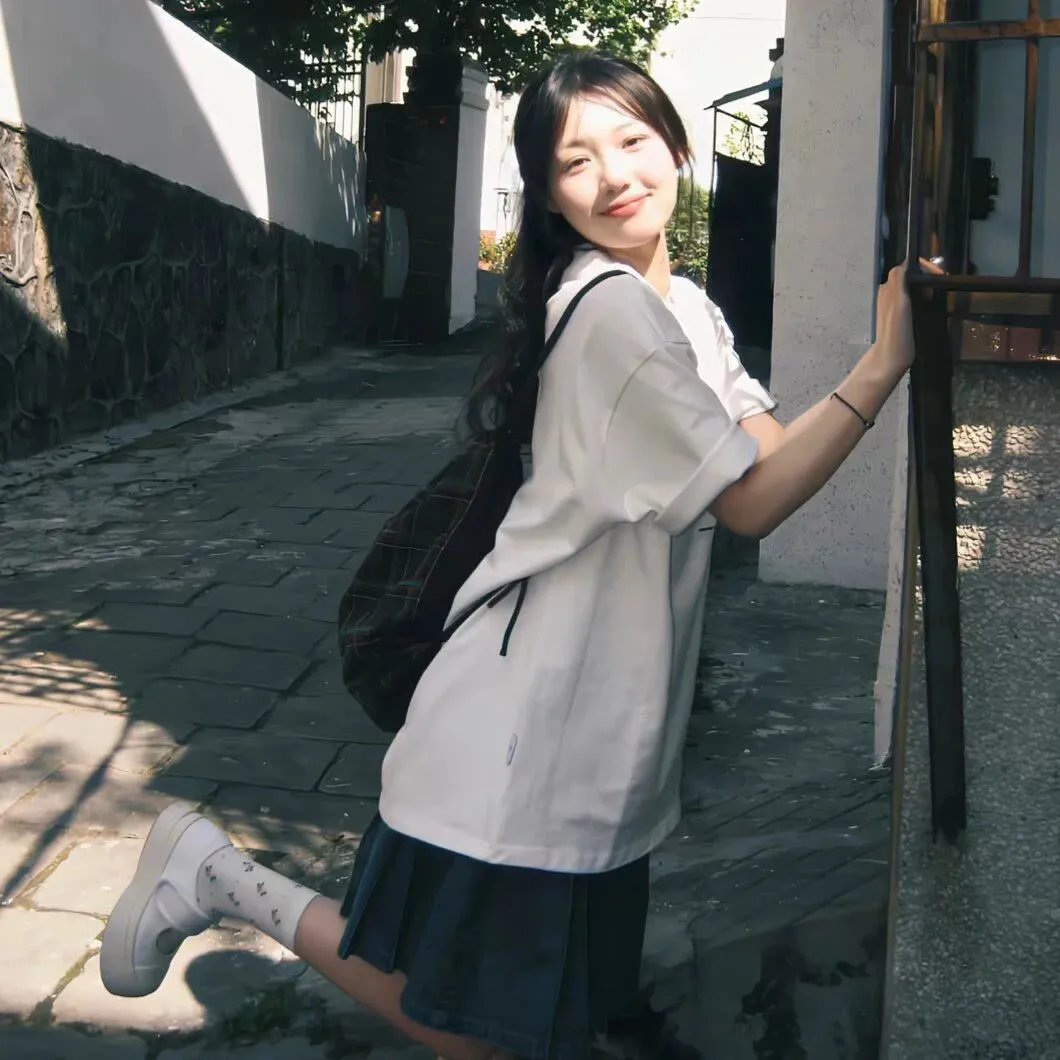 贬妻为妾十万铁骑跪接我登基